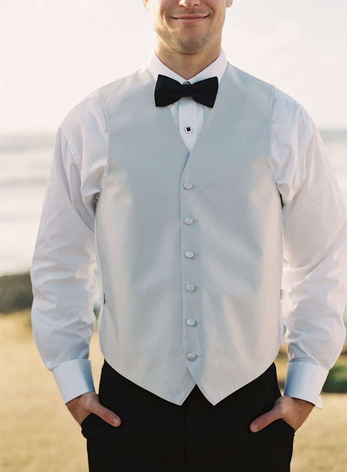 classic-red-and-gray-california-wedding