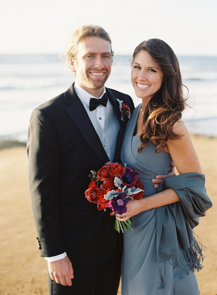 classic-red-and-gray-california-wedding