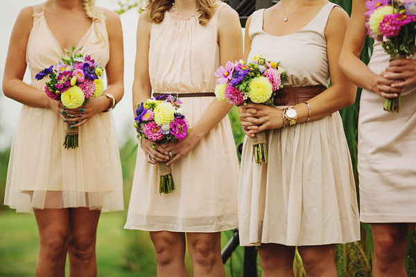 colorful-rustic-wedding-at-swans-trail