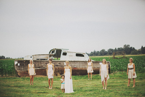 colorful-rustic-wedding-at-swans-trail