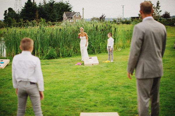 colorful-rustic-wedding-at-swans-trail