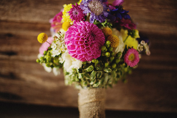 colorful-rustic-wedding-at-swans-trail