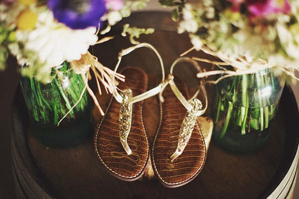 colorful-rustic-wedding-at-swans-trail