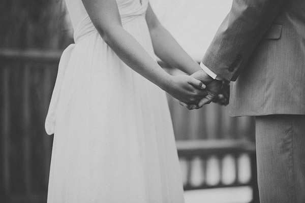 colorful-rustic-wedding-at-swans-trail