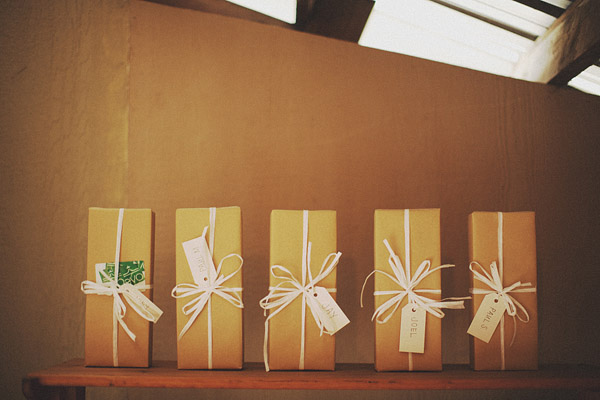 colorful-rustic-wedding-at-swans-trail