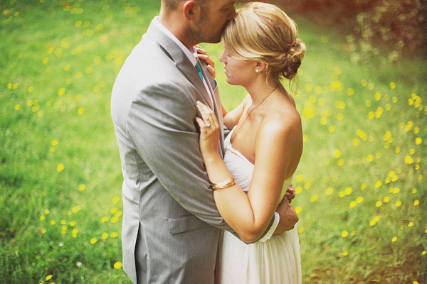 colorful-rustic-wedding-at-swans-trail