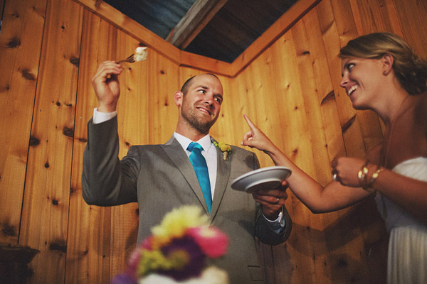 colorful-rustic-wedding-at-swans-trail