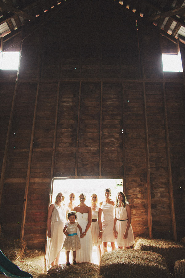 colorful-rustic-wedding-at-swans-trail