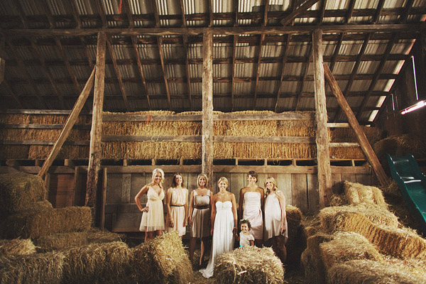 colorful-rustic-wedding-at-swans-trail