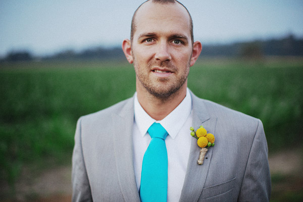 colorful-rustic-wedding-at-swans-trail