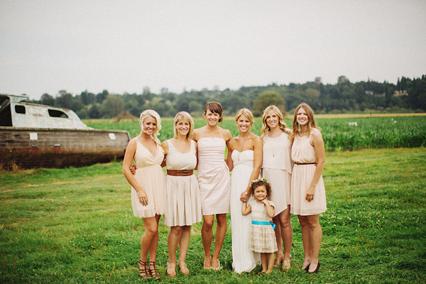 colorful-rustic-wedding-at-swans-trail