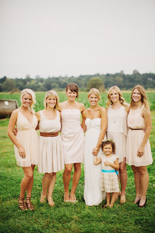 colorful-rustic-wedding-at-swans-trail