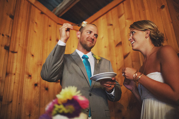 colorful-rustic-wedding-at-swans-trail