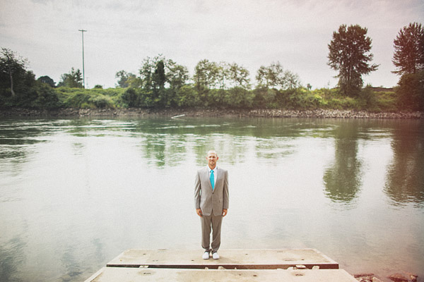 colorful-rustic-wedding-at-swans-trail