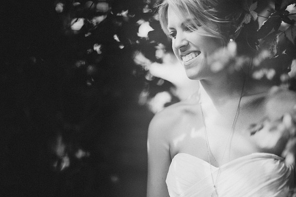 colorful-rustic-wedding-at-swans-trail