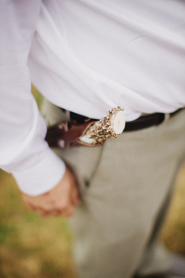 colorful-rustic-wedding-at-swans-trail