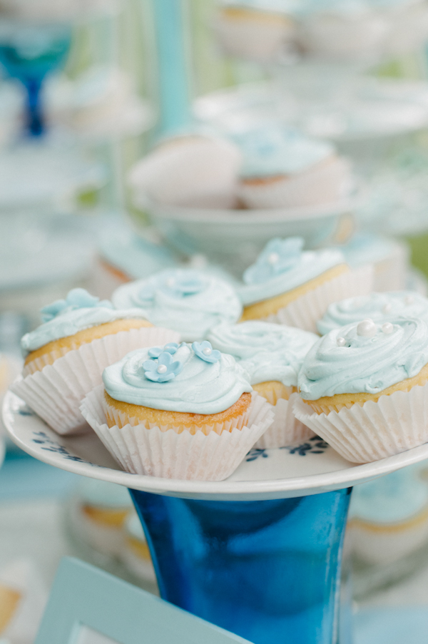 diy-blue-backyard-wedding