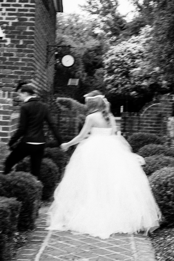 dramatic-black-and-white-wedding