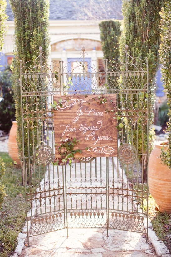 wrought iron room divider as ceremony backdrop