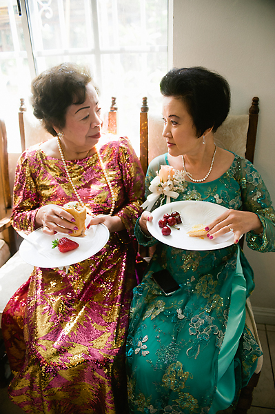 peach-and-teal-multicultural-wedding
