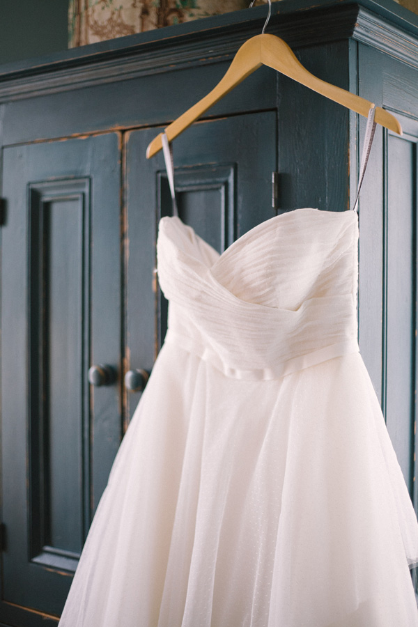 playful-pink-and-gold-wedding