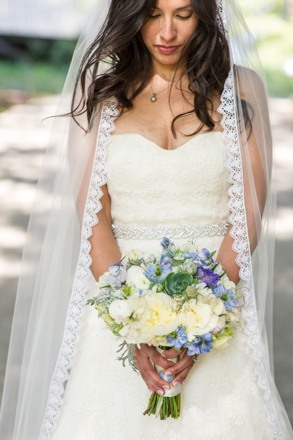 rustic-blue-and-white-wedding