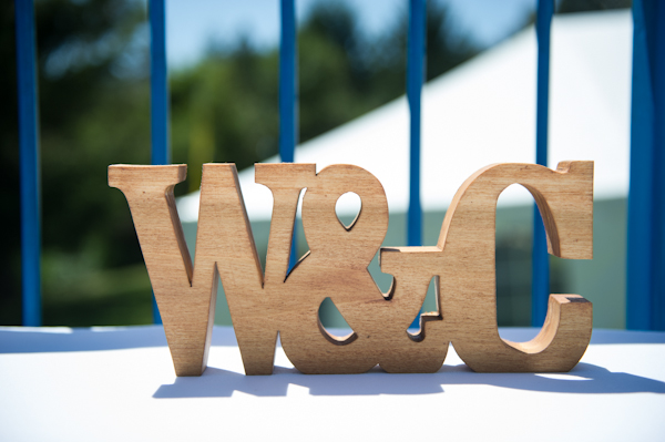 rustic-blue-and-white-wedding