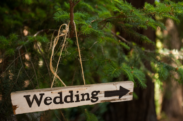 rustic-blue-and-white-wedding