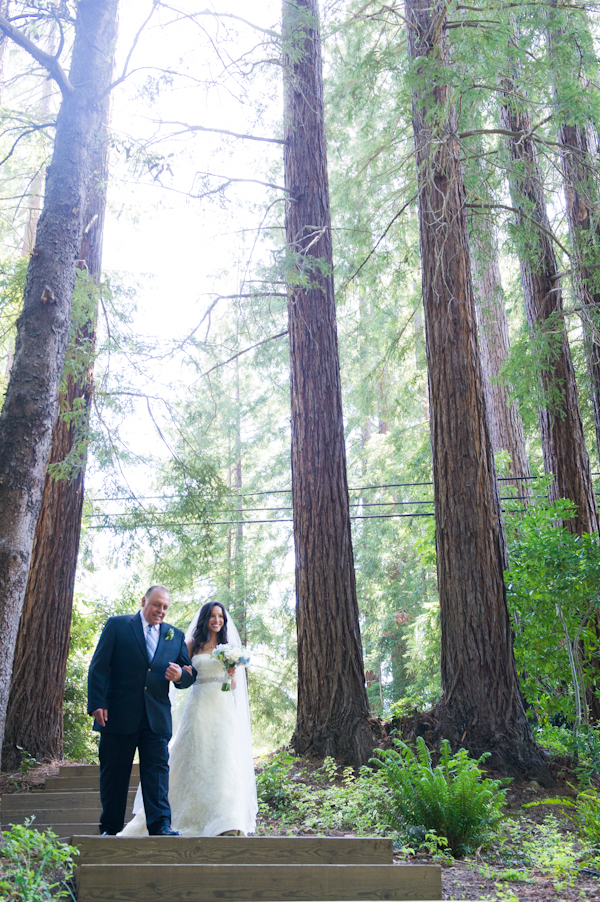 rustic-blue-and-white-wedding