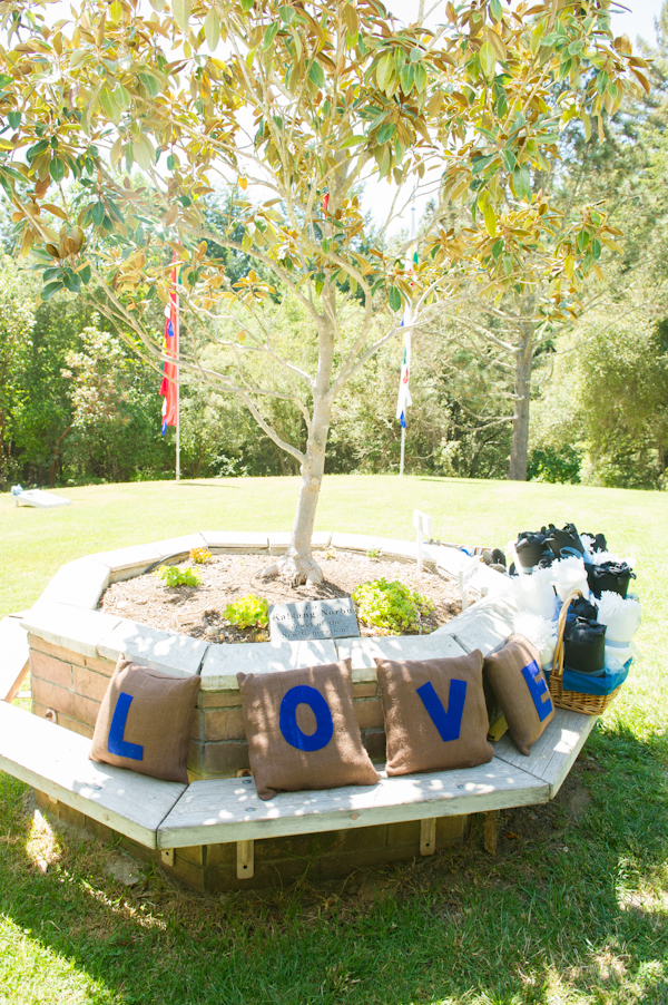 rustic-blue-and-white-wedding