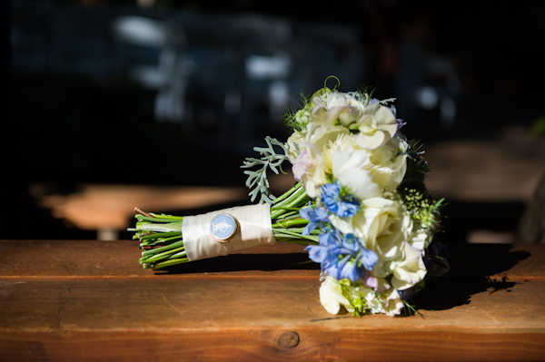 rustic-blue-and-white-wedding