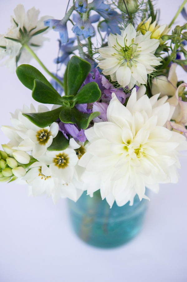 rustic-blue-and-white-wedding