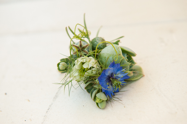 rustic-blue-and-white-wedding