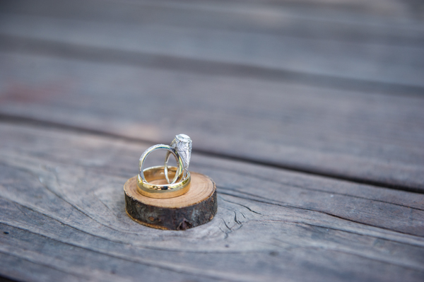 rustic-blue-and-white-wedding