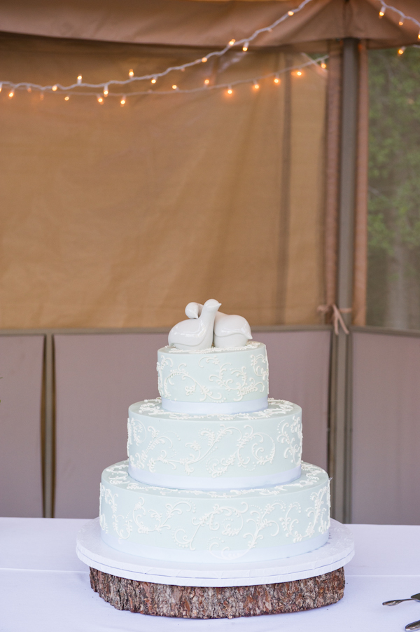 rustic-blue-and-white-wedding