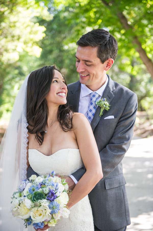 rustic-blue-and-white-wedding