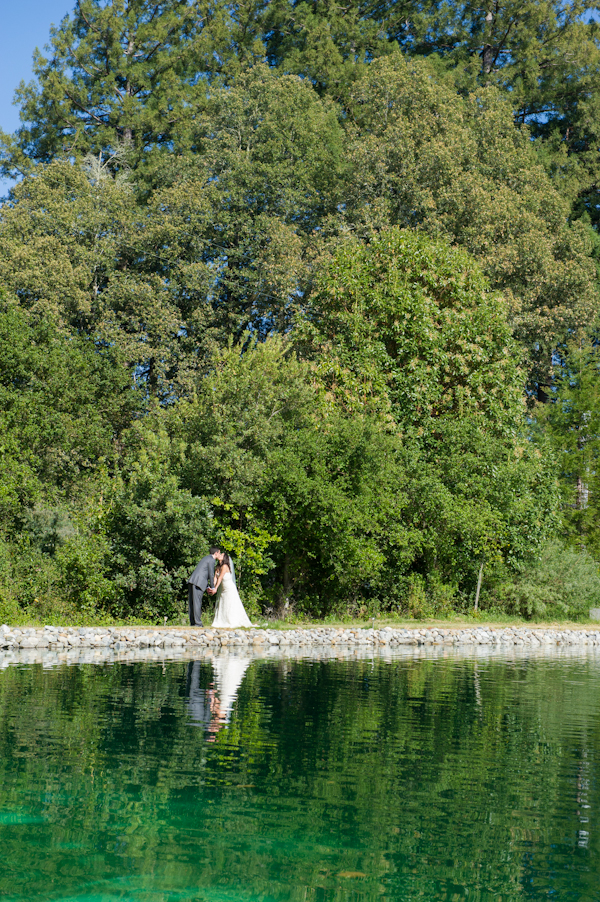 rustic-blue-and-white-wedding
