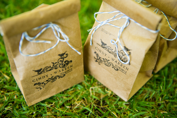 rustic-blue-and-white-wedding