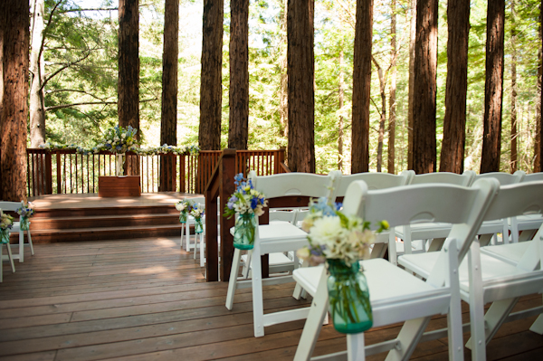 rustic-blue-and-white-wedding