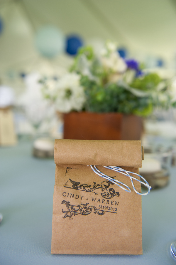 rustic-blue-and-white-wedding