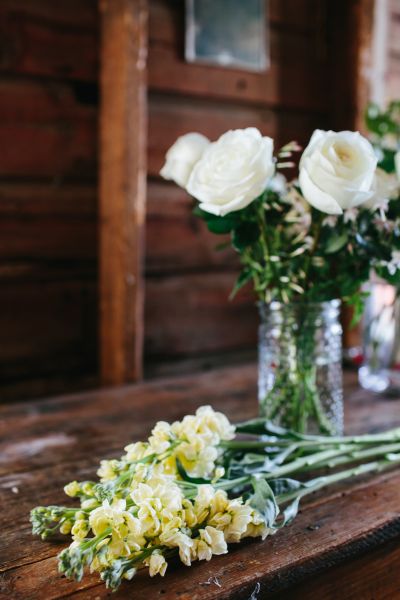 rustic-ideas-with-white-wedding