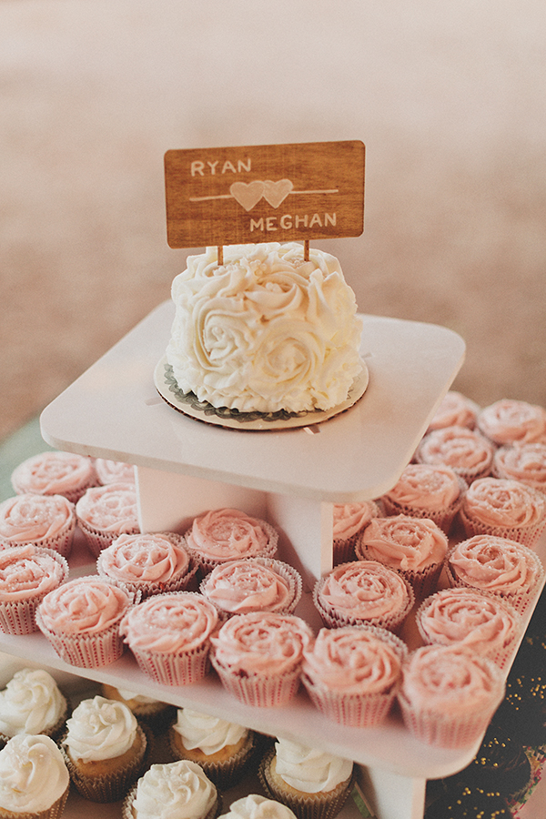 rustic-pink-wedding-at-three-points