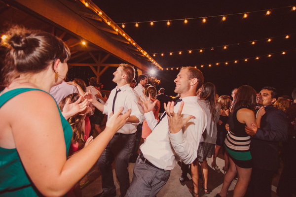 rustic-vintage-wedding-at-bates-nut-farm