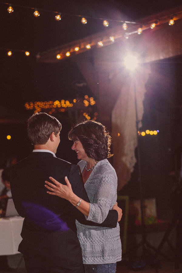 rustic-vintage-wedding-at-bates-nut-farm