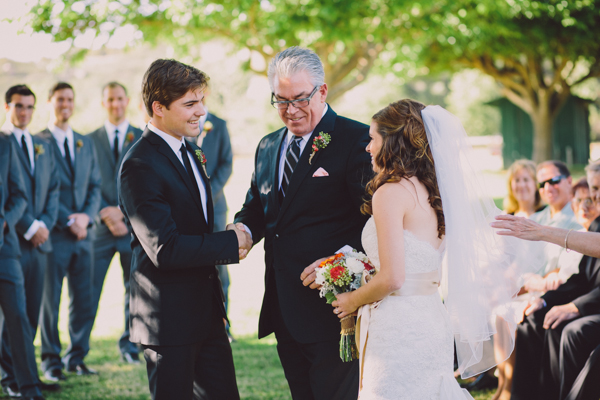 rustic-vintage-wedding-at-bates-nut-farm