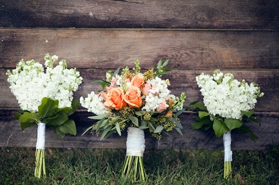 peach and white wedding bouquets