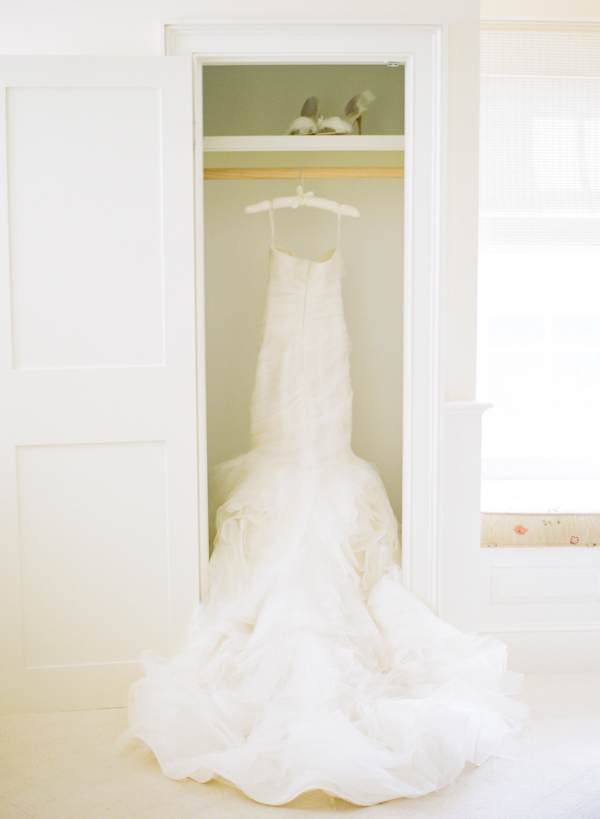 classy-beach-wedding-in-pink-and-gold