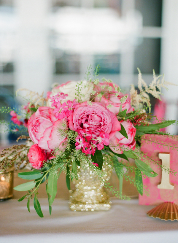 classy-beach-wedding-in-pink-and-gold