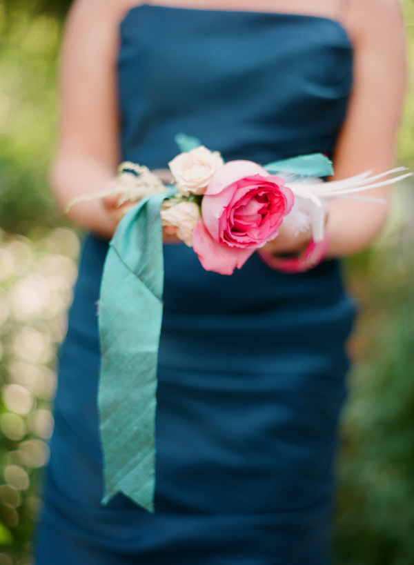 classy-beach-wedding-in-pink-and-gold