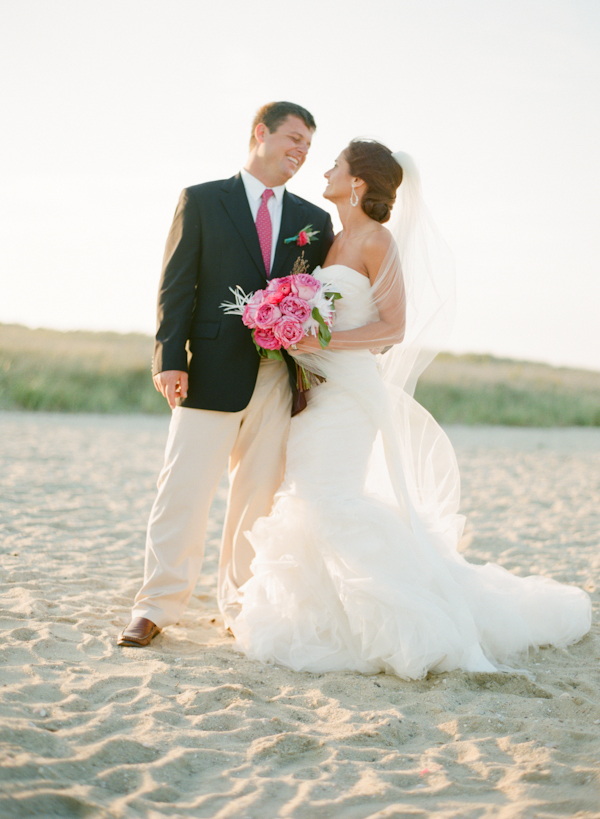classy-beach-wedding-in-pink-and-gold